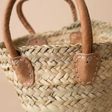 Load image into Gallery viewer, close-up-of-leather-handles-on-wee-market-tote