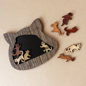 wooden-cat-puzzle-with-grey-brown-cat-frame