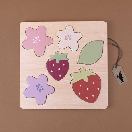 wooden-strawberry-and-flower-tray-puzzle