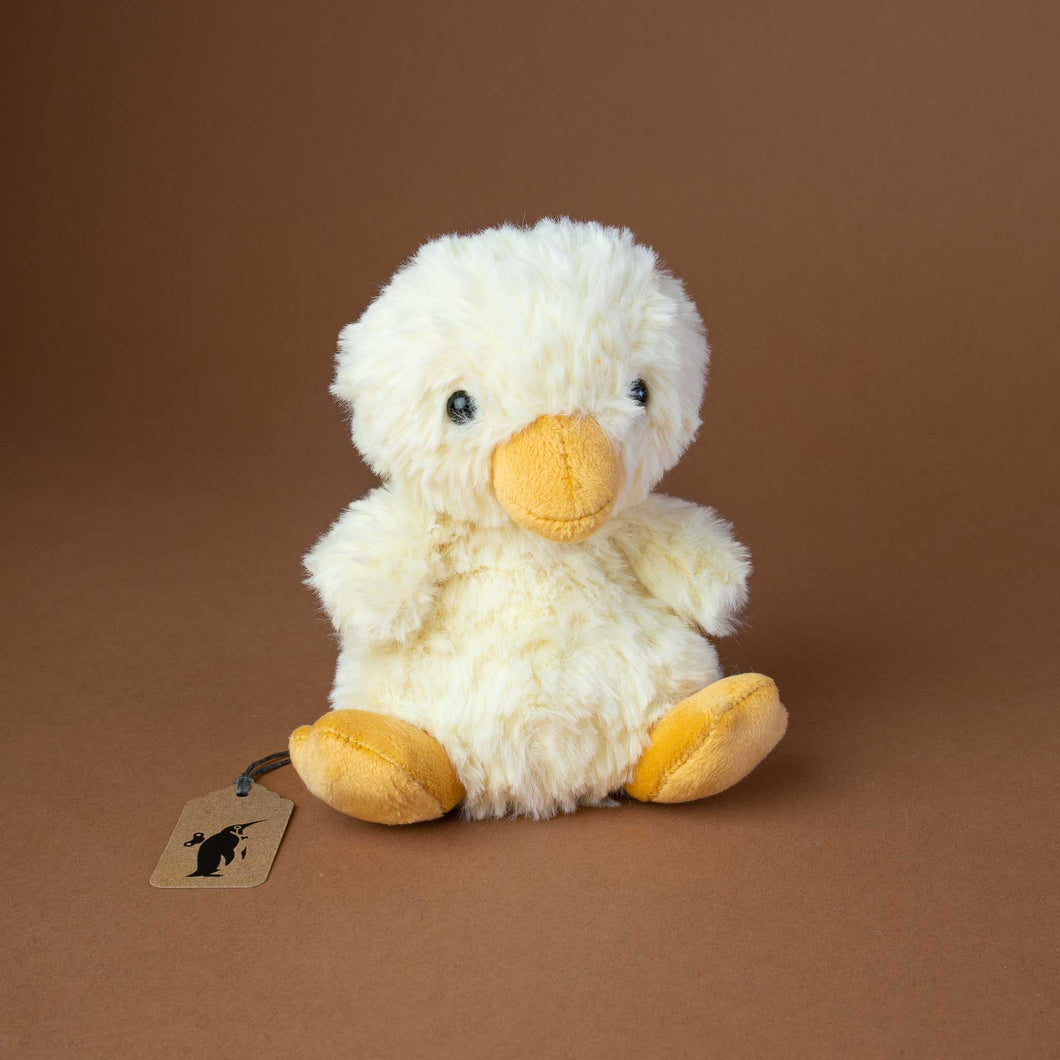 small-fluffy-yellow-ducklling-with-orange-feet-and-beak